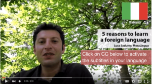 Vídeo do Luca em 6 línguas com motivos para aprender um idioma