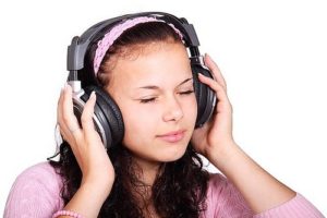 Améliorer sa compréhension et sa prononciation avec des livres audios (audiobooks)